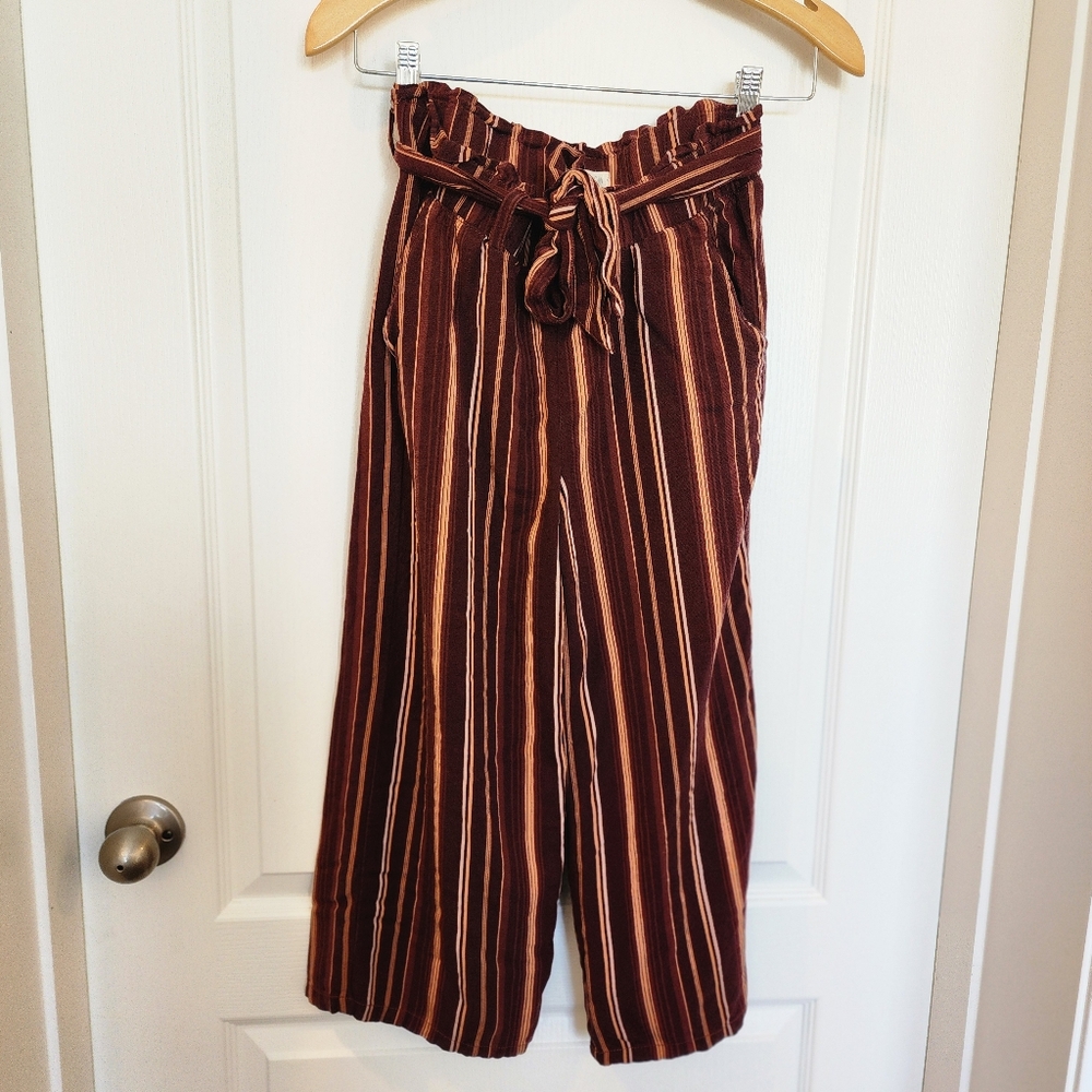 Womens small Paperbag tie waste Capri pants